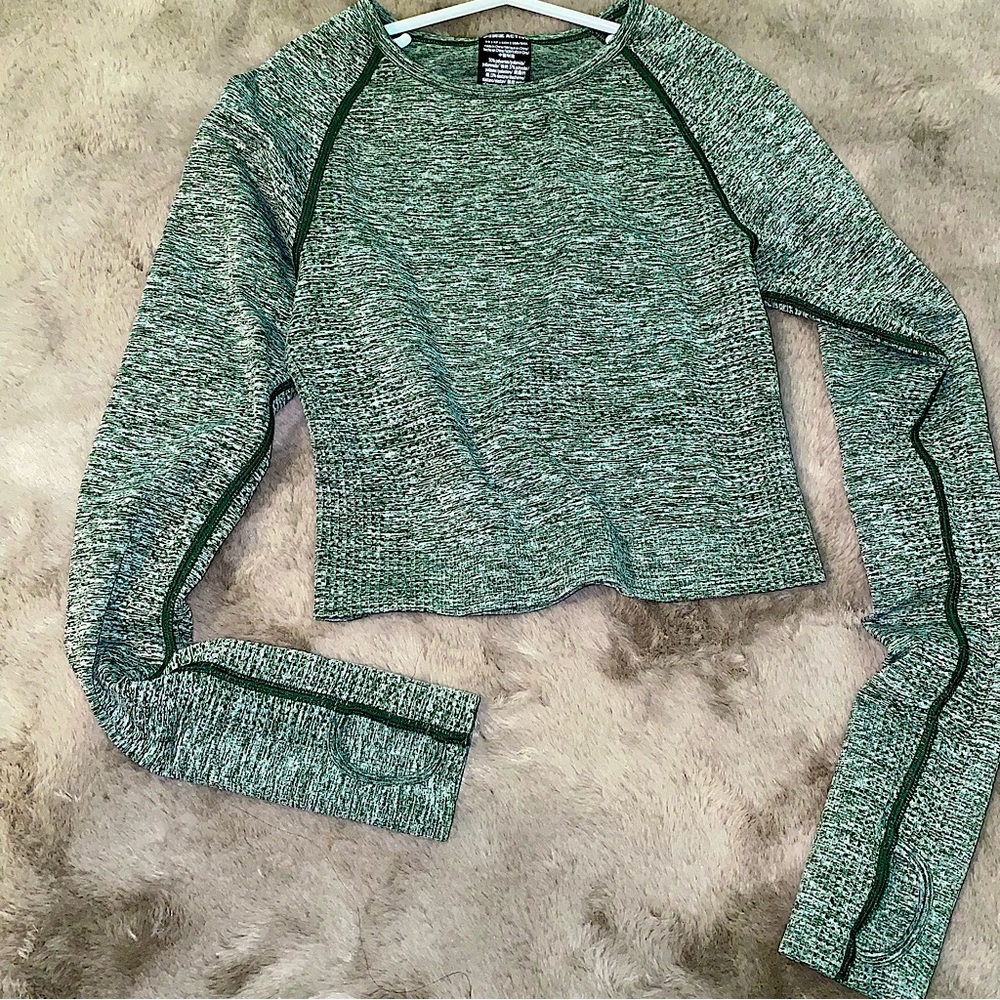 Victoria’s Secret Pink Active XS Green Workout Top Cropped Long sleeve